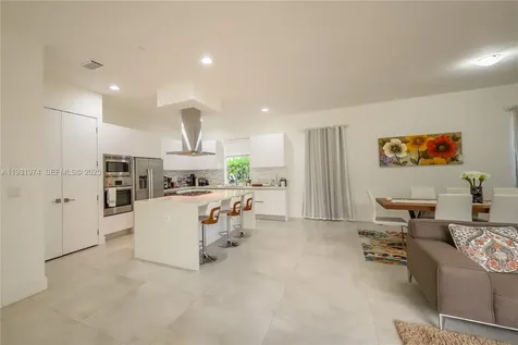 10126 NW 76th Terrace Doral FL 33178
