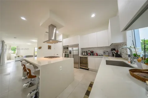 10126 NW 76th Terrace Doral FL 33178