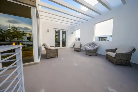 10126 NW 76th Terrace Doral FL 33178