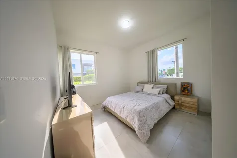 10126 NW 76th Terrace Doral FL 33178