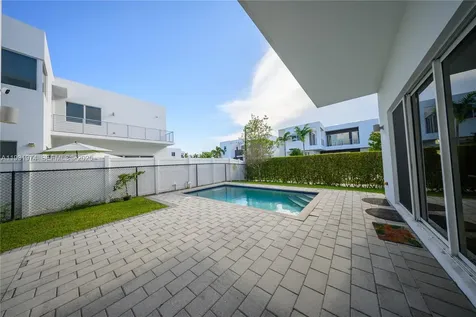 10126 NW 76th Terrace Doral FL 33178