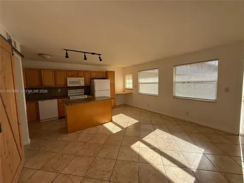 4051 NE 13th Avenue Oakland Park FL 33334