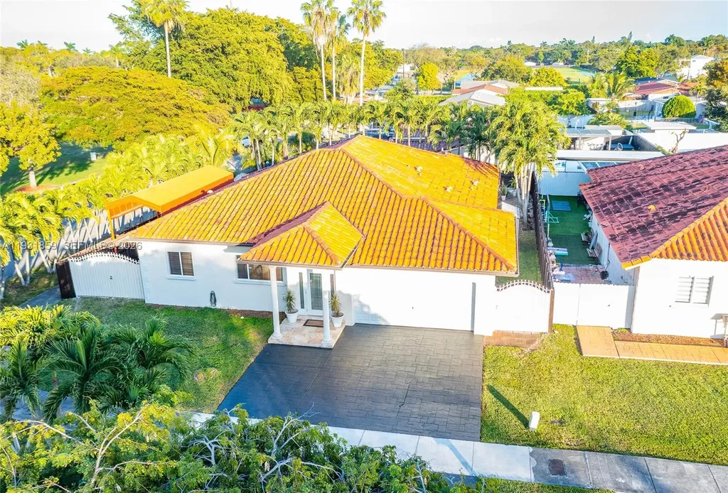 18529 SW 97th Place Cutler Bay FL 33157