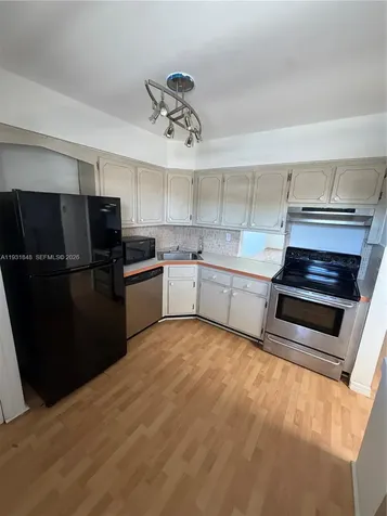 1530 NE 191st Street Miami FL 33179