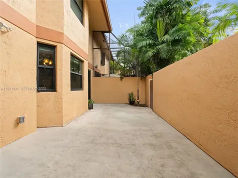 11282 SW 9th Court Pembroke Pines FL 33025