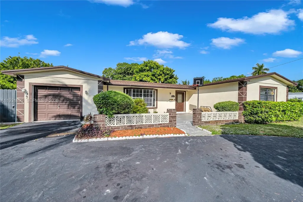 4751 NW 5th Court Plantation FL 33317