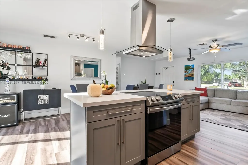 9612 Wyoming Court Boca Raton FL 33434