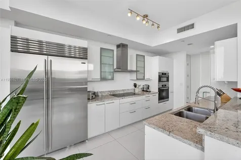 4100 Island Boulevard Aventura FL 33160