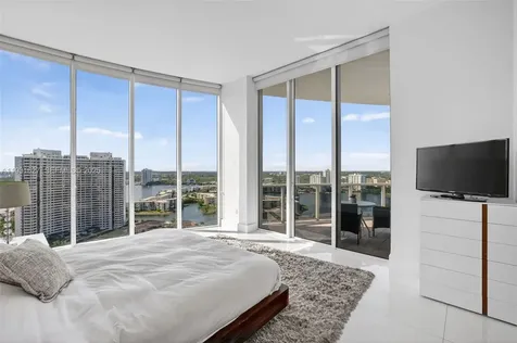 4100 Island Boulevard Aventura FL 33160