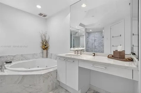 4100 Island Boulevard Aventura FL 33160