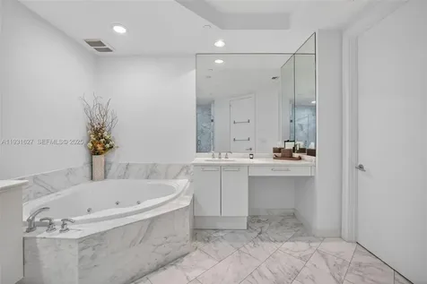 4100 Island Boulevard Aventura FL 33160