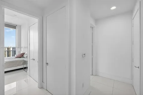 4100 Island Boulevard Aventura FL 33160