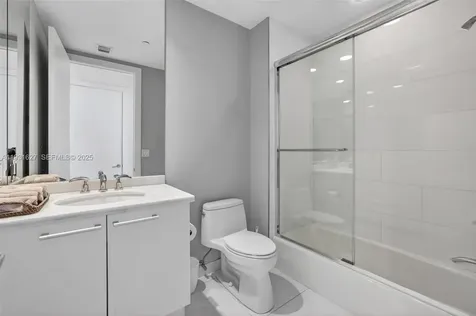 4100 Island Boulevard Aventura FL 33160