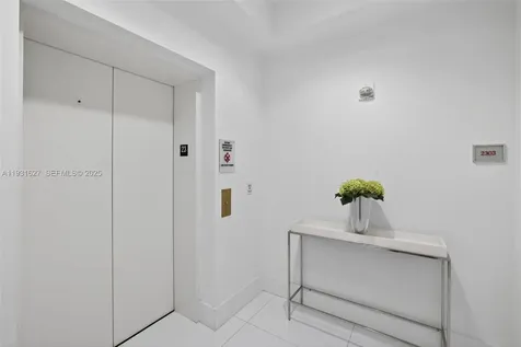 4100 Island Boulevard Aventura FL 33160