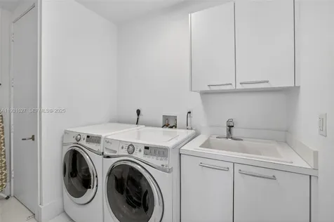 4100 Island Boulevard Aventura FL 33160