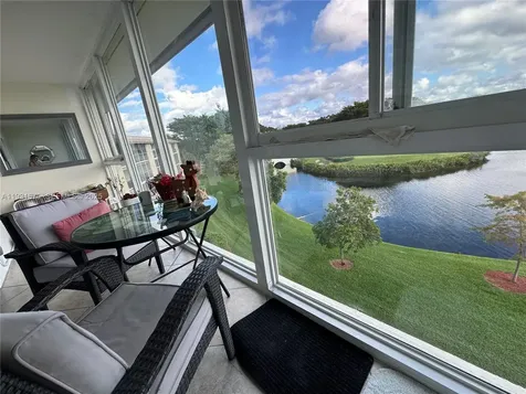 3205 Portofino Point Coconut Creek FL 33066