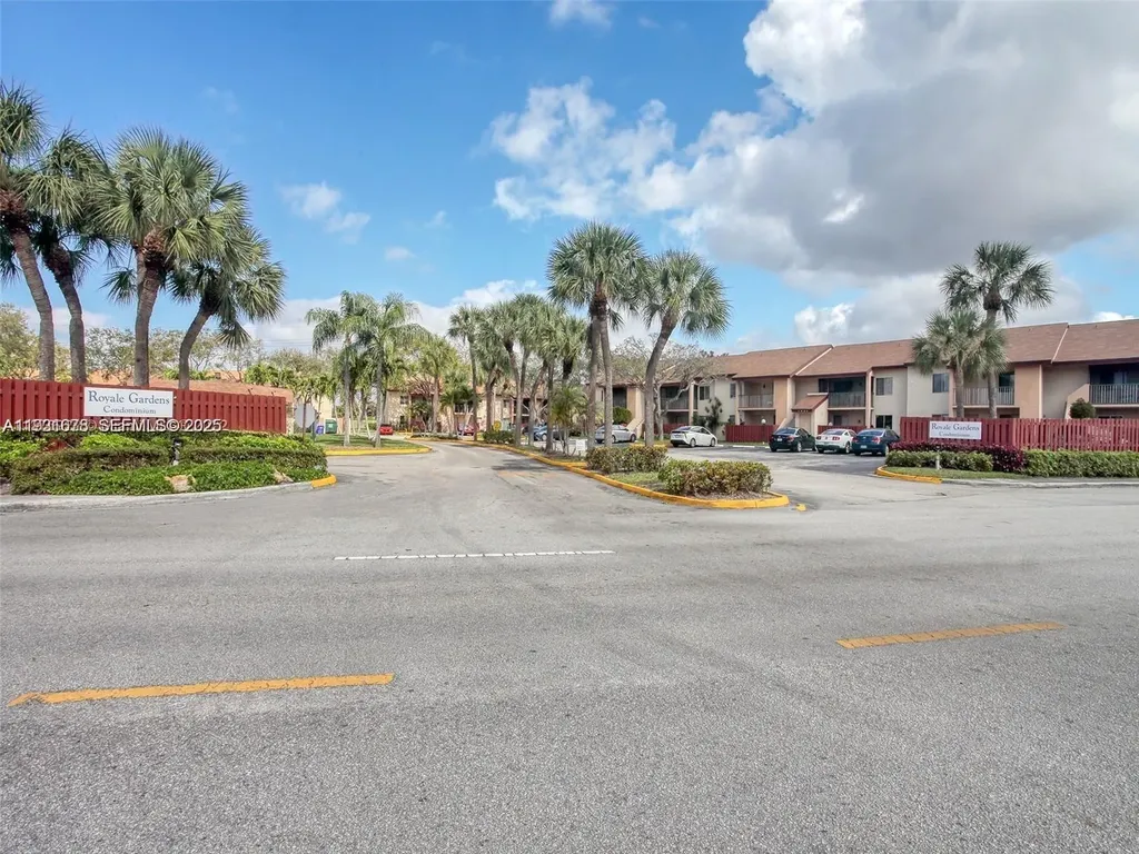 8041 Southgate Boulevard North Lauderdale FL 33068