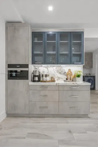 3800 Crayton Road Naples FL 34103
