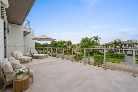 3800 Crayton Road Naples FL 34103