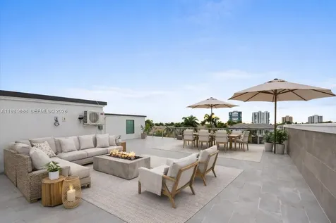3800 Crayton Road Naples FL 34103