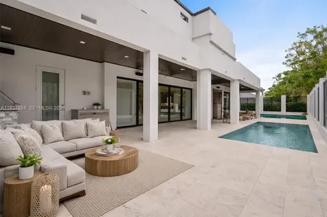3800 Crayton Road Naples FL 34103