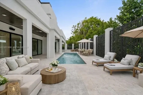 3800 Crayton Road Naples FL 34103
