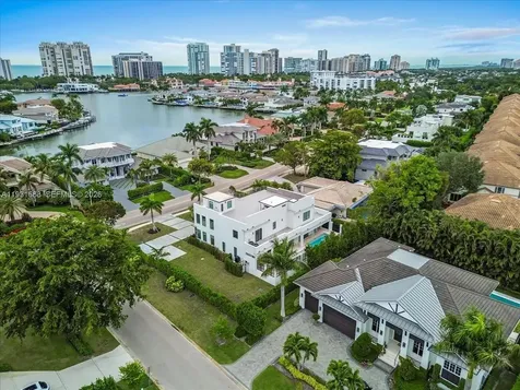 3800 Crayton Road Naples FL 34103