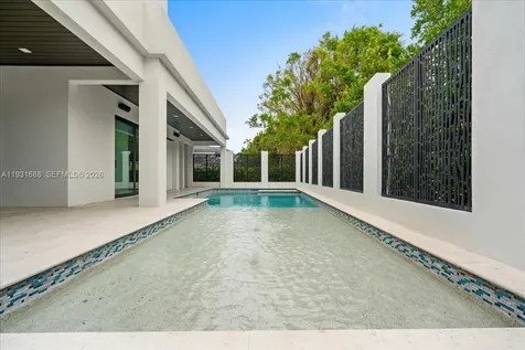 3800 Crayton Road Naples FL 34103