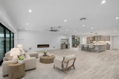 3800 Crayton Road Naples FL 34103