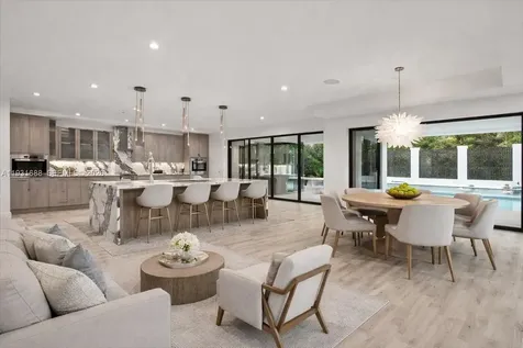 3800 Crayton Road Naples FL 34103