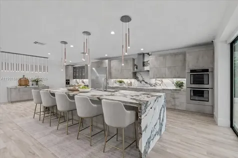 3800 Crayton Road Naples FL 34103