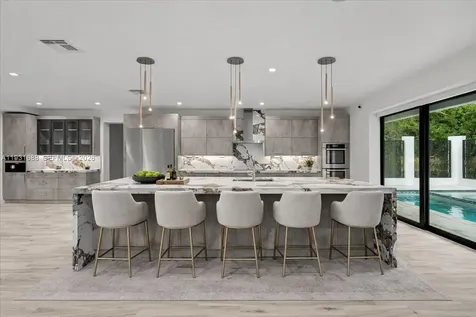 3800 Crayton Road Naples FL 34103