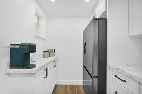 8609 SW 68th Court Pinecrest FL 33156