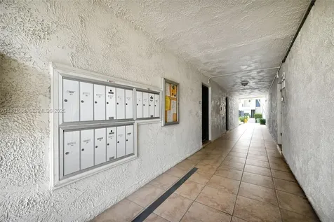 8609 SW 68th Court Pinecrest FL 33156