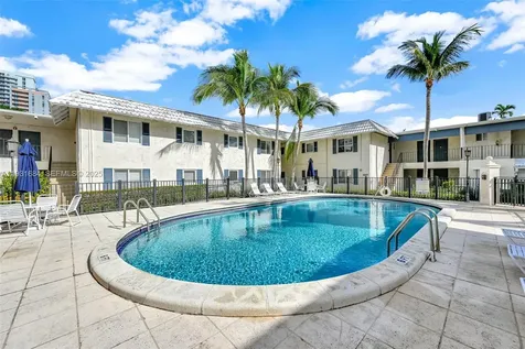 8609 SW 68th Court Pinecrest FL 33156