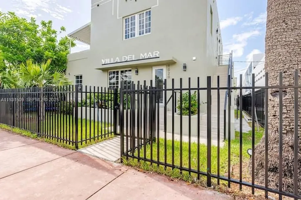 1020 6th Street Miami Beach FL 33139