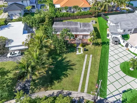 1835 N Hibiscus Drive North Miami FL 33181