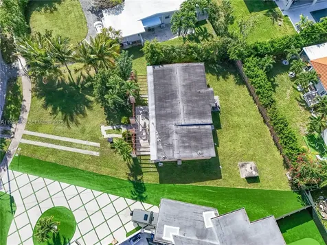 1835 N Hibiscus Drive North Miami FL 33181