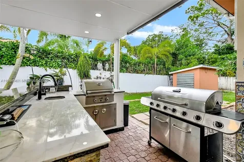 5750 SW 67th Avenue Miami FL 33143