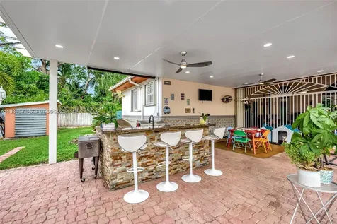 5750 SW 67th Avenue Miami FL 33143