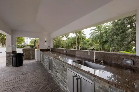 2801 NE 183 Street Aventura FL 33160