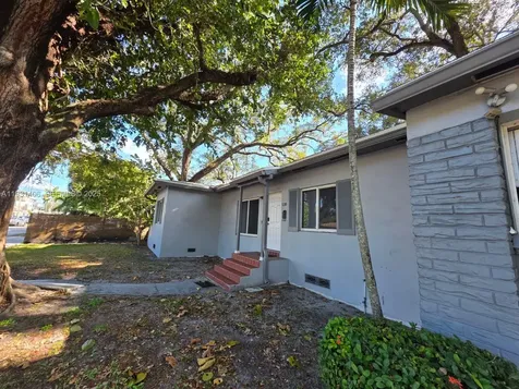 530 NE 132nd Terrace North Miami FL 33161