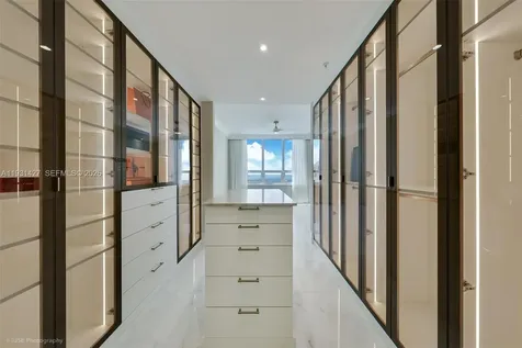 848 Brickell Key Drive Miami FL 33131