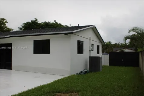 7630 SW 94th Avenue Miami FL 33173