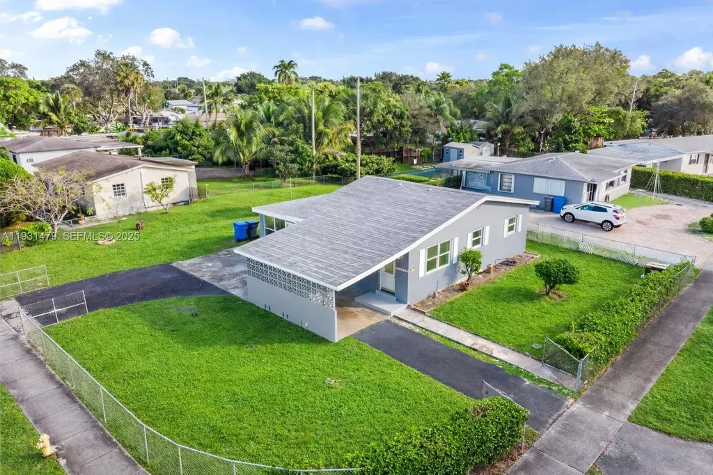 4685 SW 33rd Drive West Park FL 33023