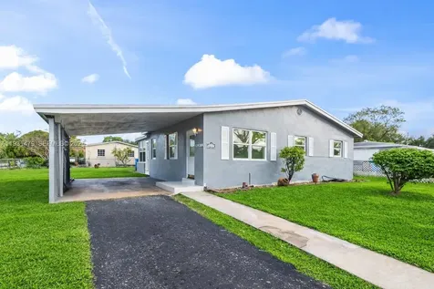 4685 SW 33rd Drive West Park FL 33023
