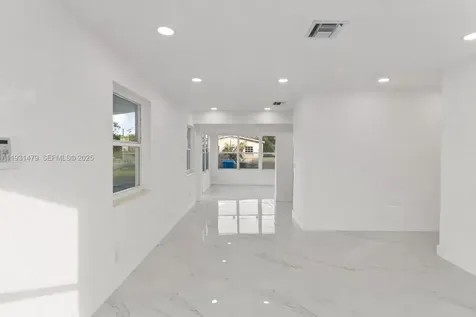 4685 SW 33rd Drive West Park FL 33023