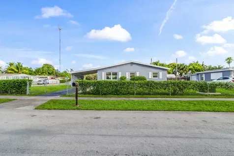 4685 SW 33rd Drive West Park FL 33023
