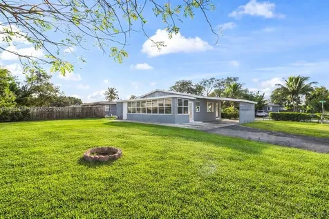 4685 SW 33rd Drive West Park FL 33023