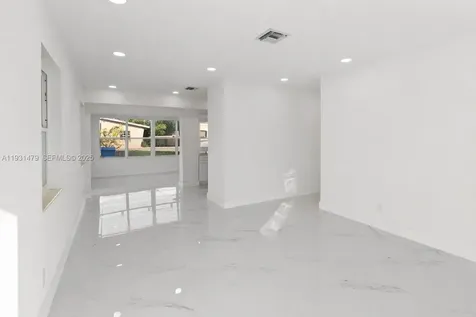 4685 SW 33rd Drive West Park FL 33023